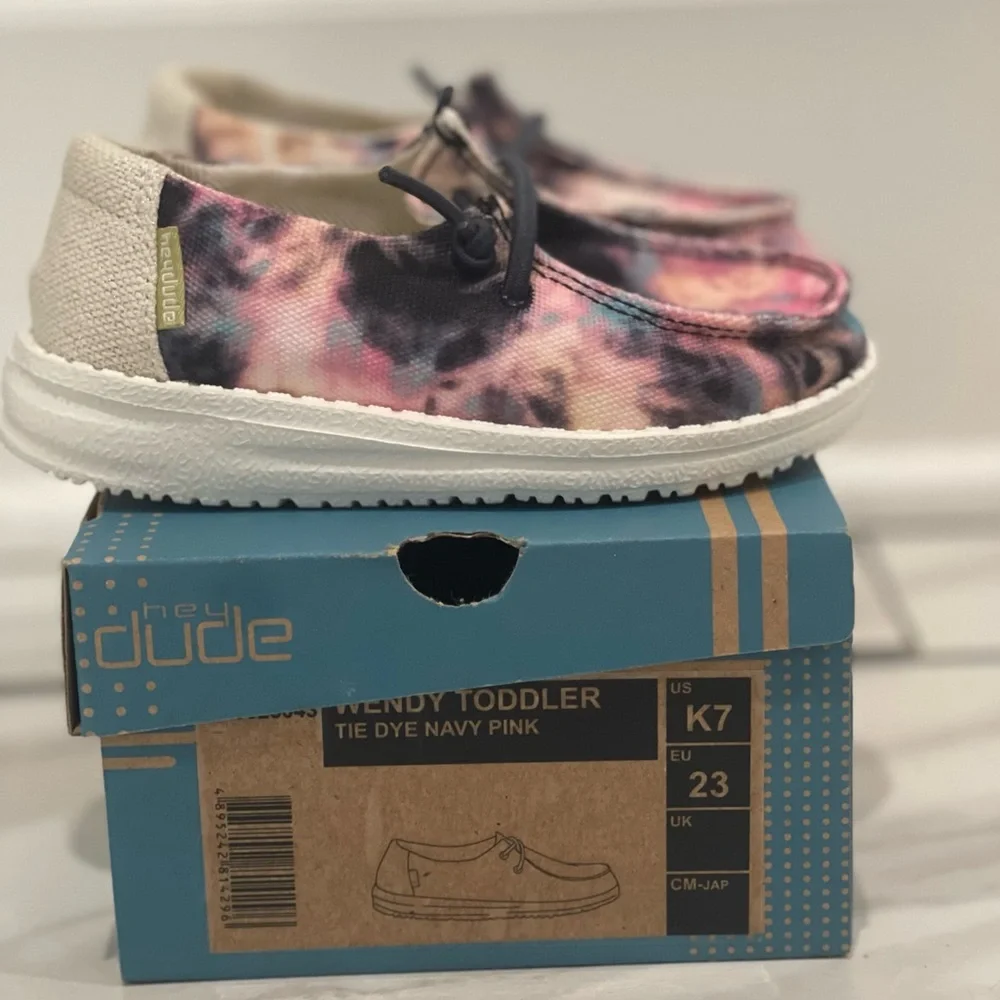 Hey Dude Toddler size k7. BNIB Wendy navy & pink tie dye - Picture 1 of 4